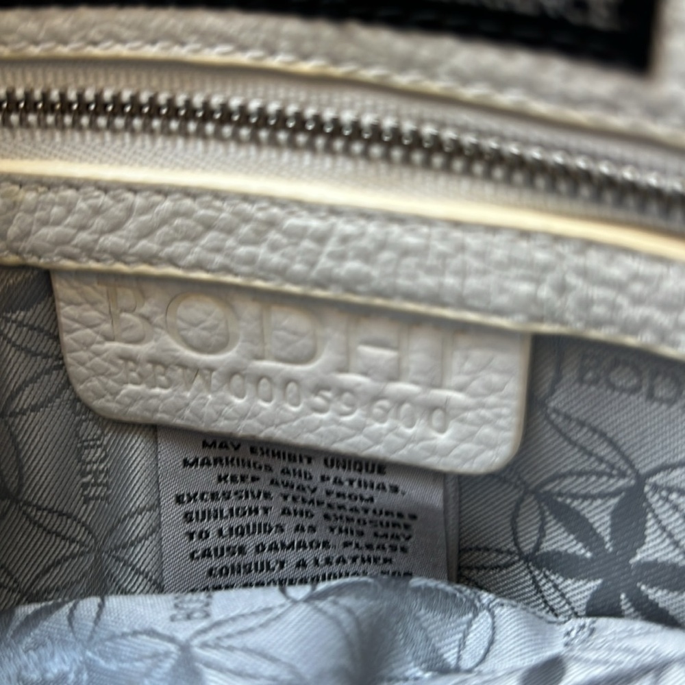 BODHI Leather Crossbody Bag - Picture 7 of 7